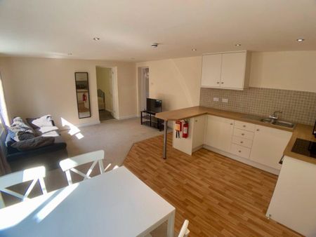 2 bedroom ground floor flat to rent - Photo 2