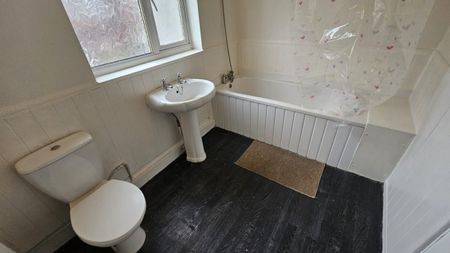 2 bed Terraced - To Let - Photo 5