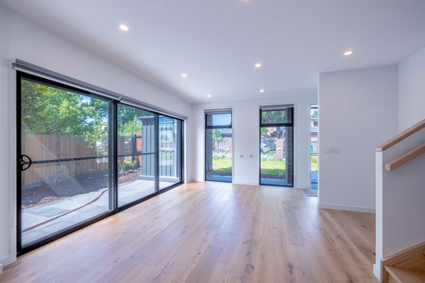 1/26 Tarakan Avenue, Ashburton VIC 3147 - House For Rent | Domain - Photo 1