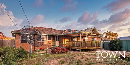 8 Degraves Crescent, Wanniassa ACT 2903 - House For Rent | Domain - Photo 4