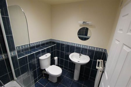Apt 6 Academy House, 1 College Drive, Wellington Square, Belfast, BT7 3LF - Photo 5