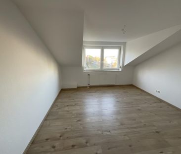 Wohnen direkt am Wasser! 2-ZKB-Balkonwohnung mit Einbauküche direkt... - Photo 2