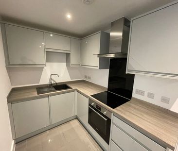 Studio Flat, Queens Terrace, SO14 - Photo 1