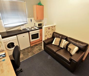 1 bedroom Flat in Cardigan Road, Leeds - Photo 5