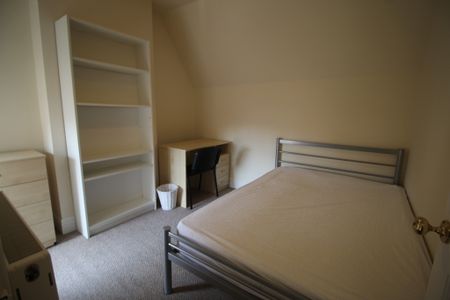 3 Bed Student Accommodation - Photo 2