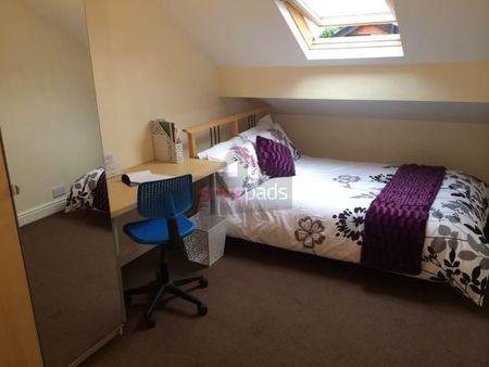 3 bedroom flat to rent - Photo 2