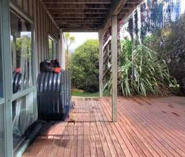 Escape the Hustle and Bustle - Photo 3