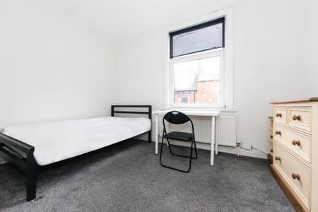 Welton Place, Hyde Park, Leeds - Photo 2