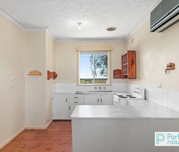 2 Campbell Street, TAMWORTH NSW 2340 - Photo 5
