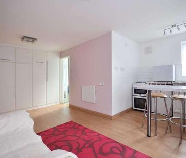 Elmley Close, Beckton, E6 - Photo 1