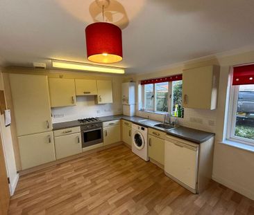 2 bedroom terraced house to rent - Photo 2