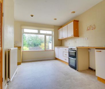 3 bedroom detached house to rent - Photo 2