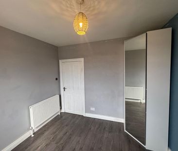 3 bedroom flat to rent - Photo 6