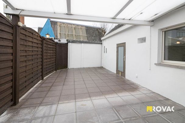 Kloeke halfopen bebouwing met terras - Photo 1