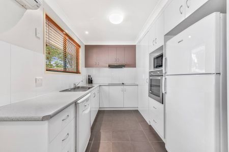 Fully Furnished Inner City Unit - Photo 5