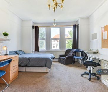 1 bedroom in a house share to rent - Photo 4