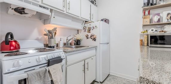 Châtelets Appartements 3 ½ Entièrement Meublé à Louer Sainte-Foy / Sillery Juillet 2026 - Photo 2