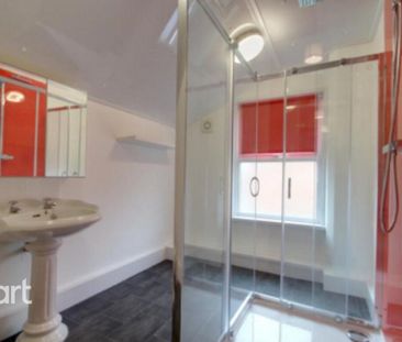 3 bedroom end of terrace house to rent - Photo 2