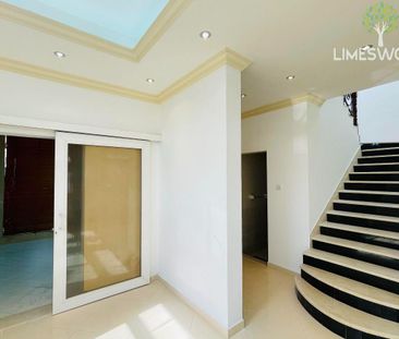 Beautiful | Corner Semi- Detached 4 Bedrooms Villa - Photo 5