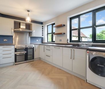 2 Bedroom - Photo 3