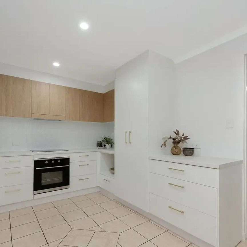 7 Winston Crescent, Kirwan QLD 4817 - House For Rent | Domain - Photo 1
