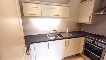 2 bedroom flat to rent - Photo 4