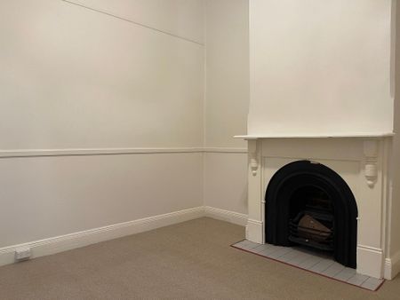 North Location - Three Bedrooms - Photo 4