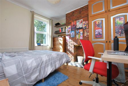 3 bedroom semi-detached house to rent - Photo 3