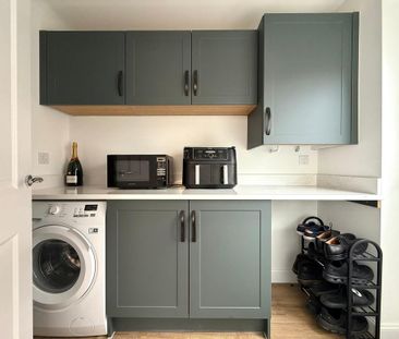 4 bedroom detached house to rent - Photo 3