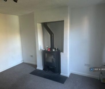 2 bedroom end of terrace house to rent - Photo 3