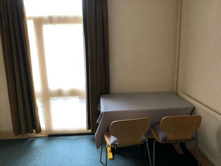 Room in a Shared House, Edward Road, BS4 - Photo 3