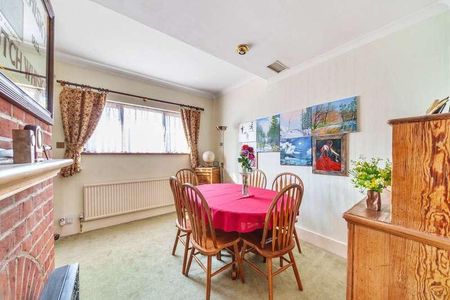 Church Road, Byfleet, Surrey, KT14 - Photo 5