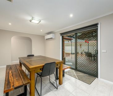 Spacious Family Home in a Quiet Court Location - Photo 3