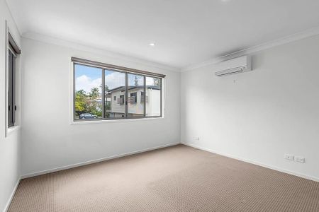 1/81B Haig Street, Gordon Park. - Photo 3