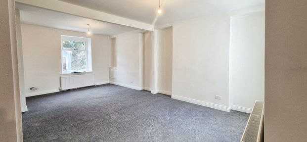 Walters Road, NEATH - Photo 1