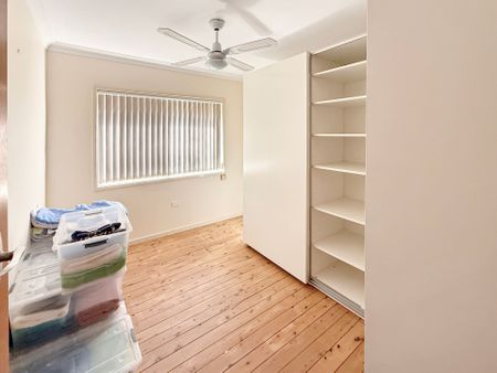 MODERN HOME WITH LOADS OF SPACE AND STORAGE - Photo 4