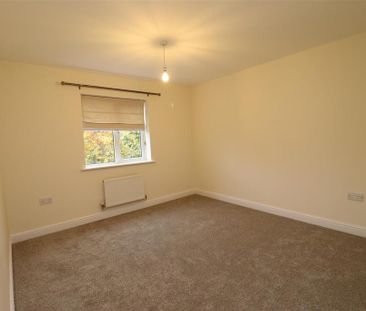 4 bedroom detached house to rent - Photo 3