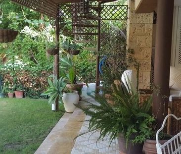 4 bedroom luxury Villa for rent in Nueva Andalucia, Spain - Photo 5