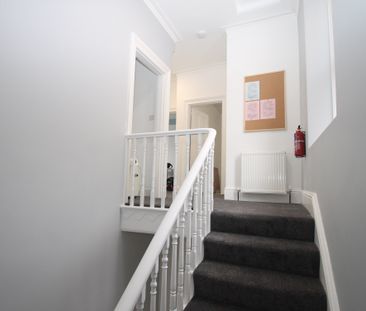 2 Bedroom | Flat 2, 46 Alexandra Road, PL4 7JT - Photo 3