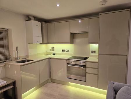 1 Bed Flat, London Court, RG1 - Photo 5