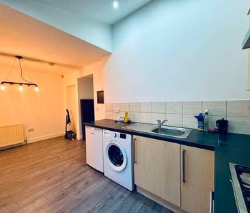 Queen Alexandra Road, North Shields, NE29 - Photo 4