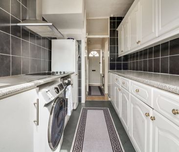 Reynolds Drive, Edgware, HA8 - Photo 3