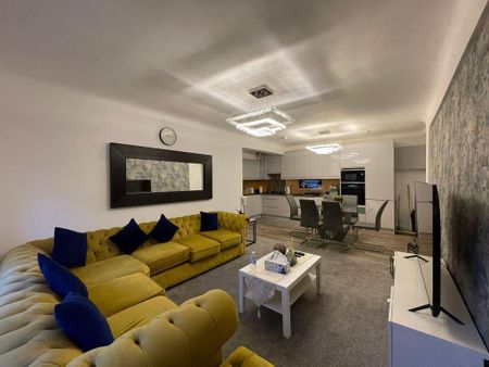 3 bedroom flat to rent - Photo 5