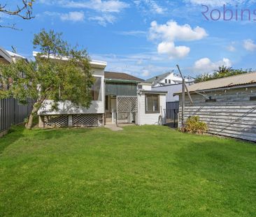 Three bedroom bungalow with ideal location only 700m to Merewether ... - Photo 6