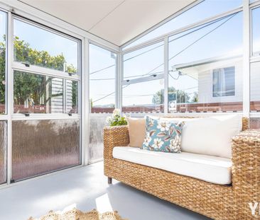 102 Helston Road, Paparangi - Photo 4