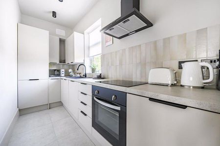 3 bedroom apartment to rent - Photo 2