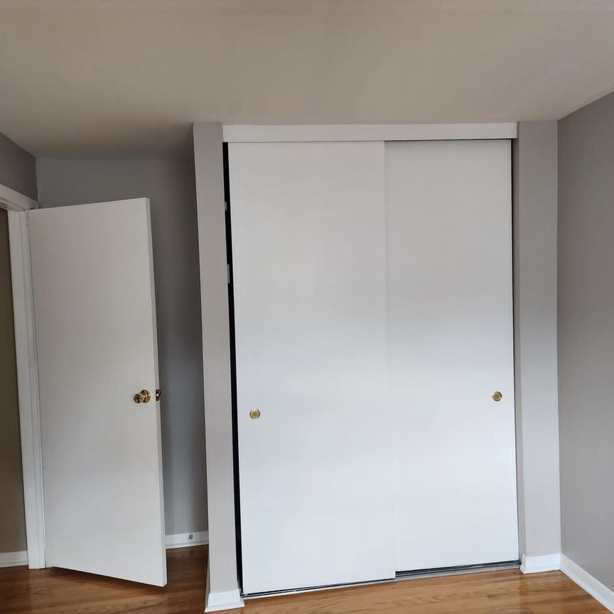 For Lease - 612 Dundee Avenue, Oshawa, Ontario - Photo 1