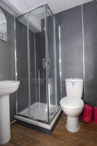 36 Houndiscombe Road, Flat 2 - Photo 2