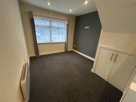 2 bedroom end of terrace house to rent - Photo 5