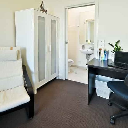 Room 12 (Ensuite) - Photo 1